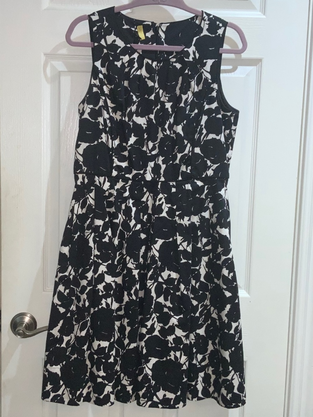 Talbots Petites black cream cotton fit flare sleeveless dress 12P lined pockets